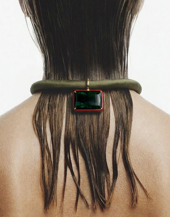 Collier en Cordon de Soie avec Pendentif en Tourmaline Verte et Céramique Rouge